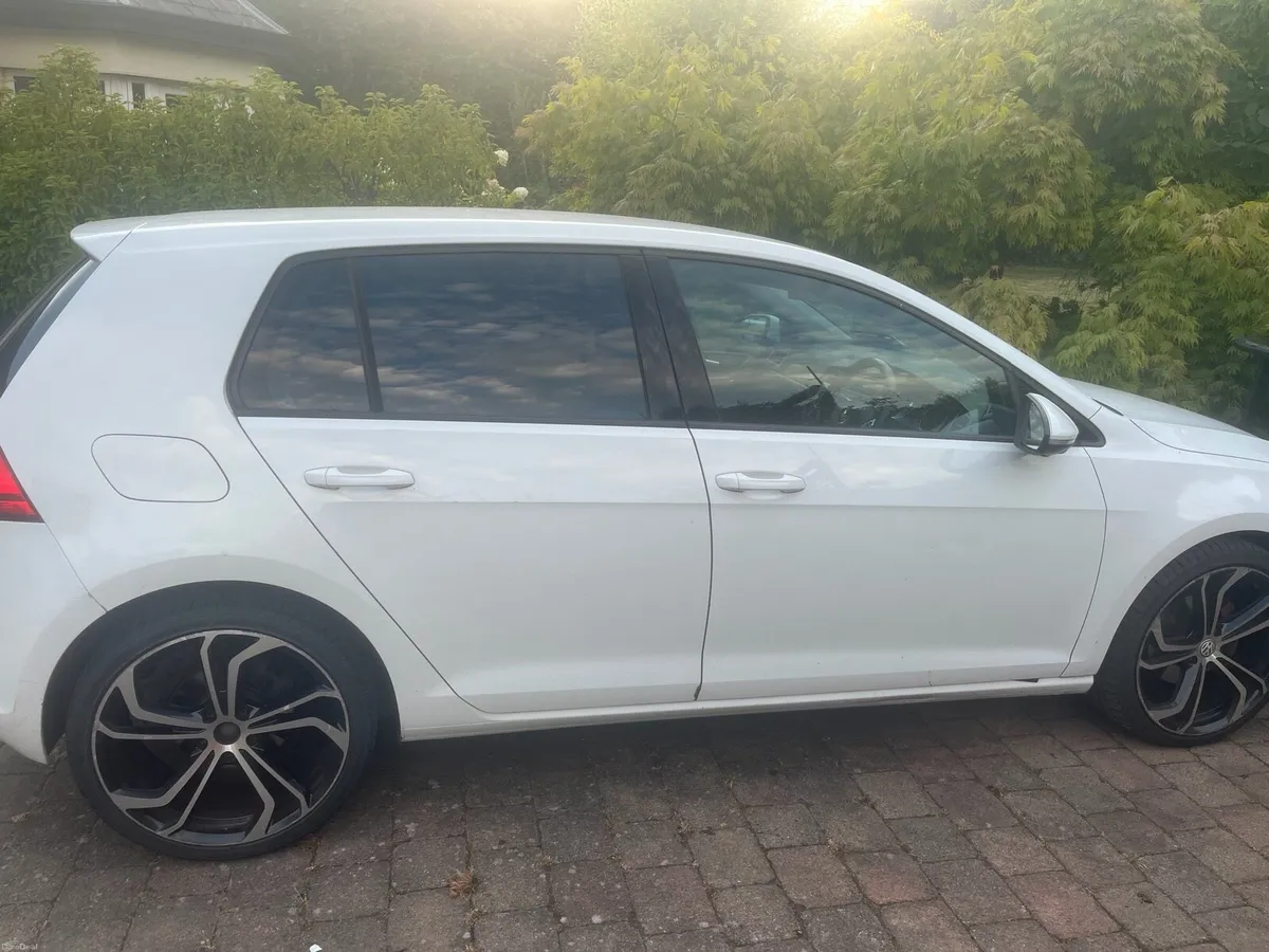 Volkswagen Golf 2013 - Image 1