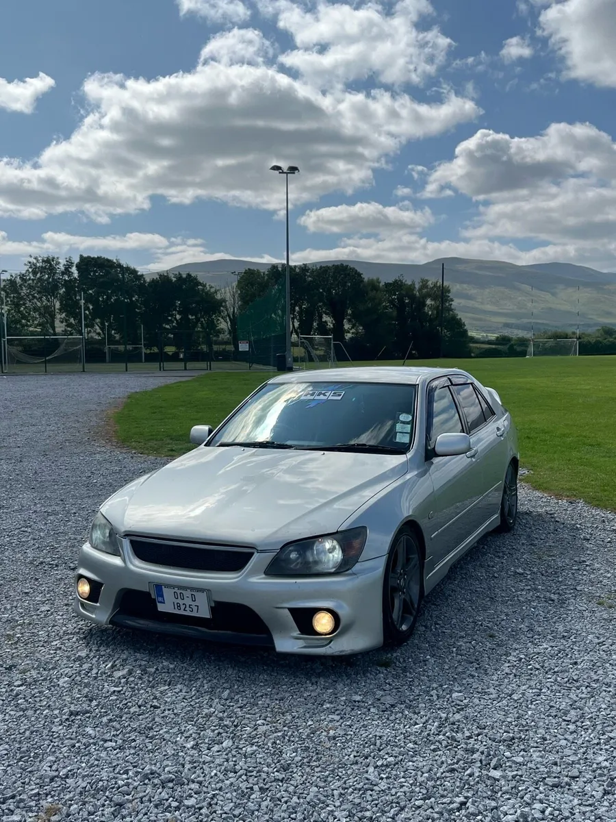 Lexus is200 - Image 1