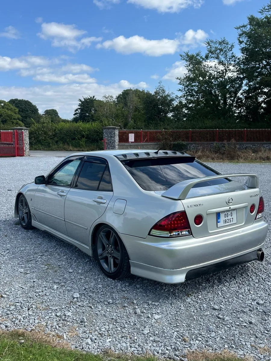 Lexus is200 - Image 5