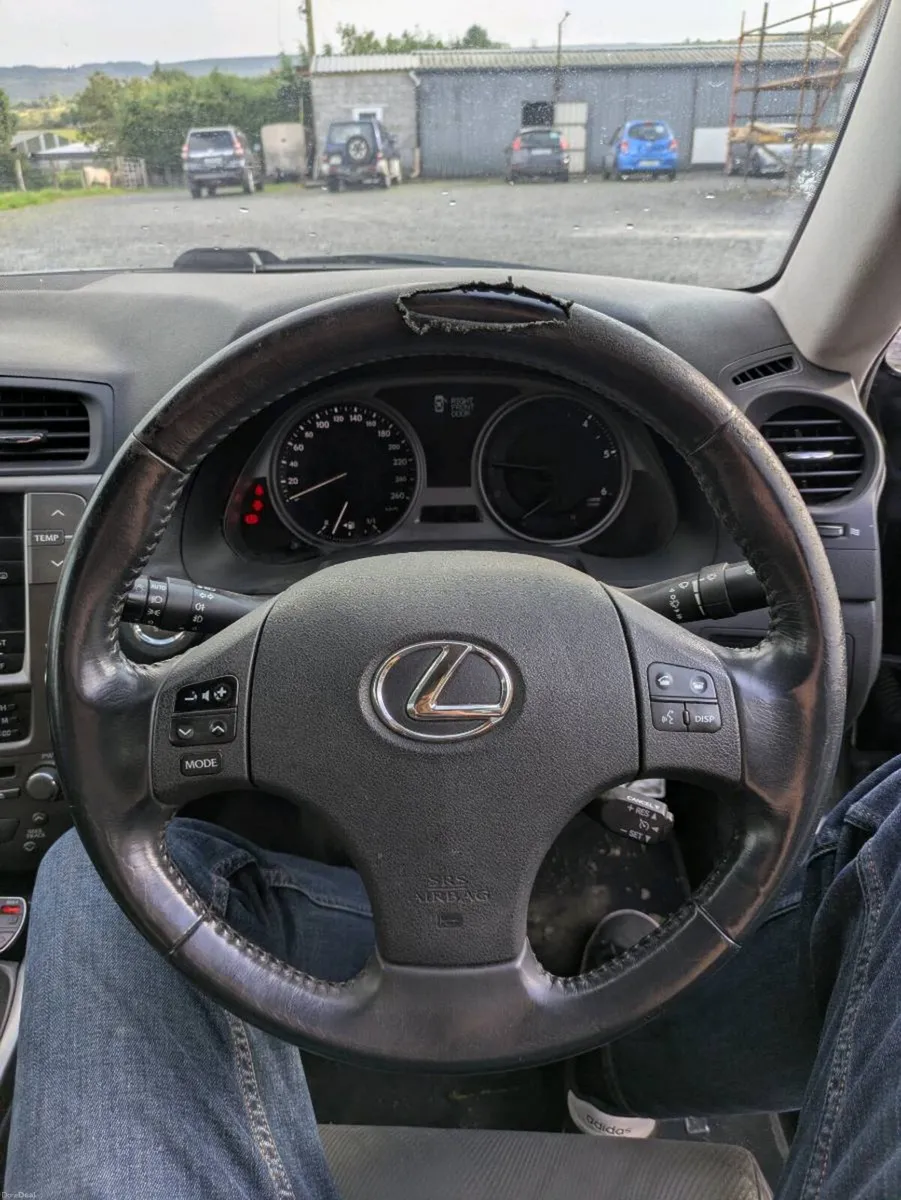Lexus IS220D - Image 6