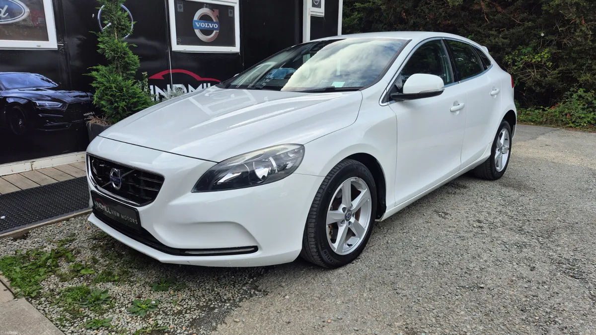 Volvo V40 Automatic Low Kms 2015 - Image 4