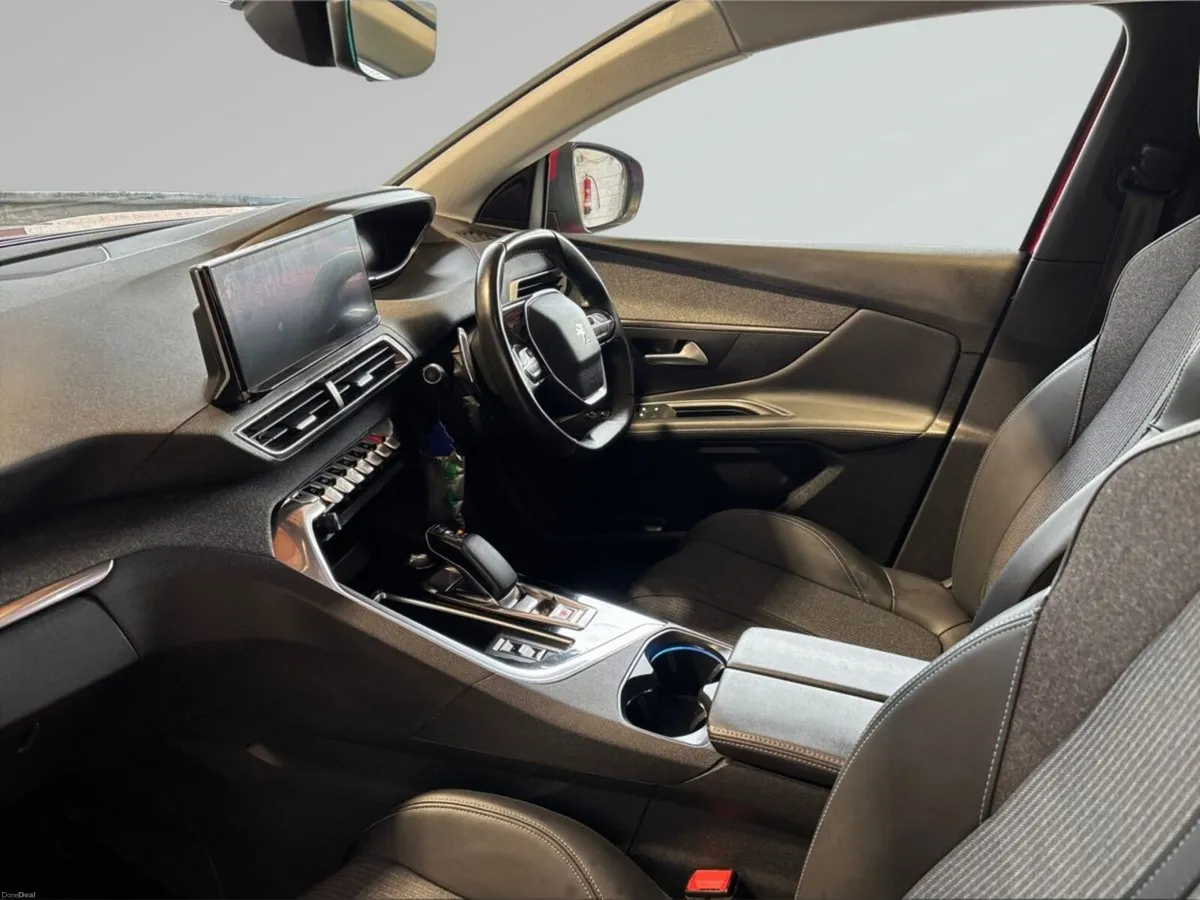 Peugeot 3008 HYBRID2 PHEV 225bhp Allure - Image 4