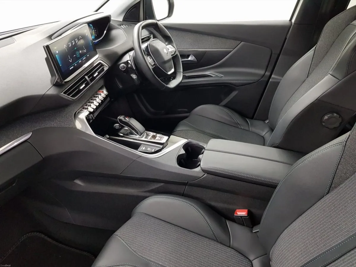 Peugeot 3008 HYBRID2 PHEV 225bhp Allure - Image 4