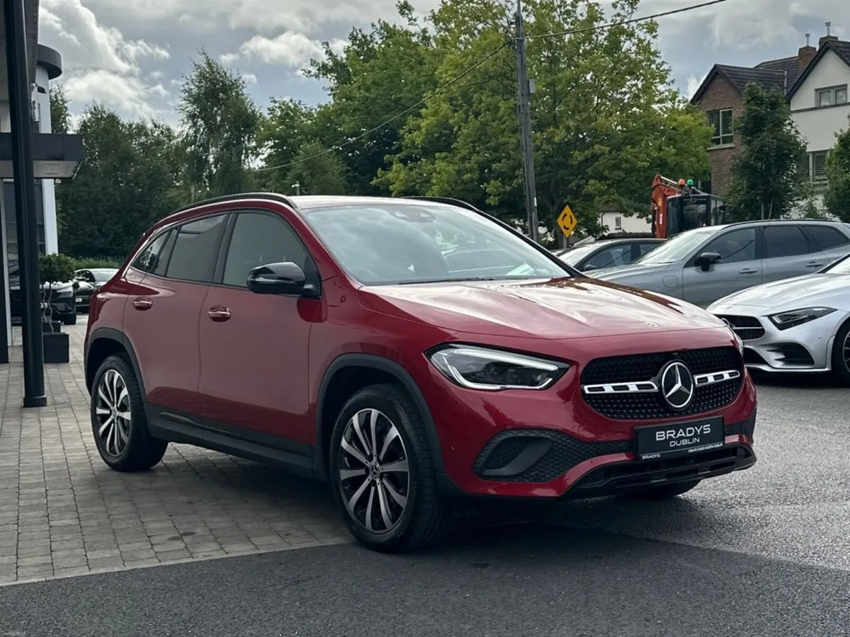 Mercedes-Benz GLA 180  Progressive--Night Pack, He - Image 3