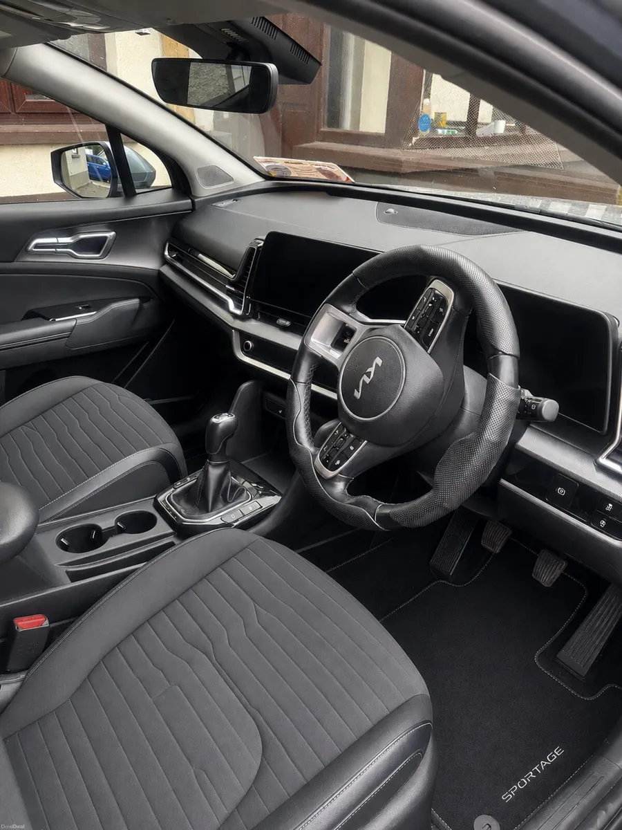Kia Sportage 2023 - Image 2