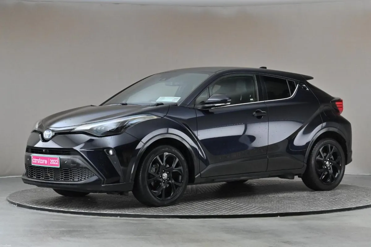 Toyota C-HR 1.8 HYBRID **HALF LEATHER**360 PAN CAM - Image 4