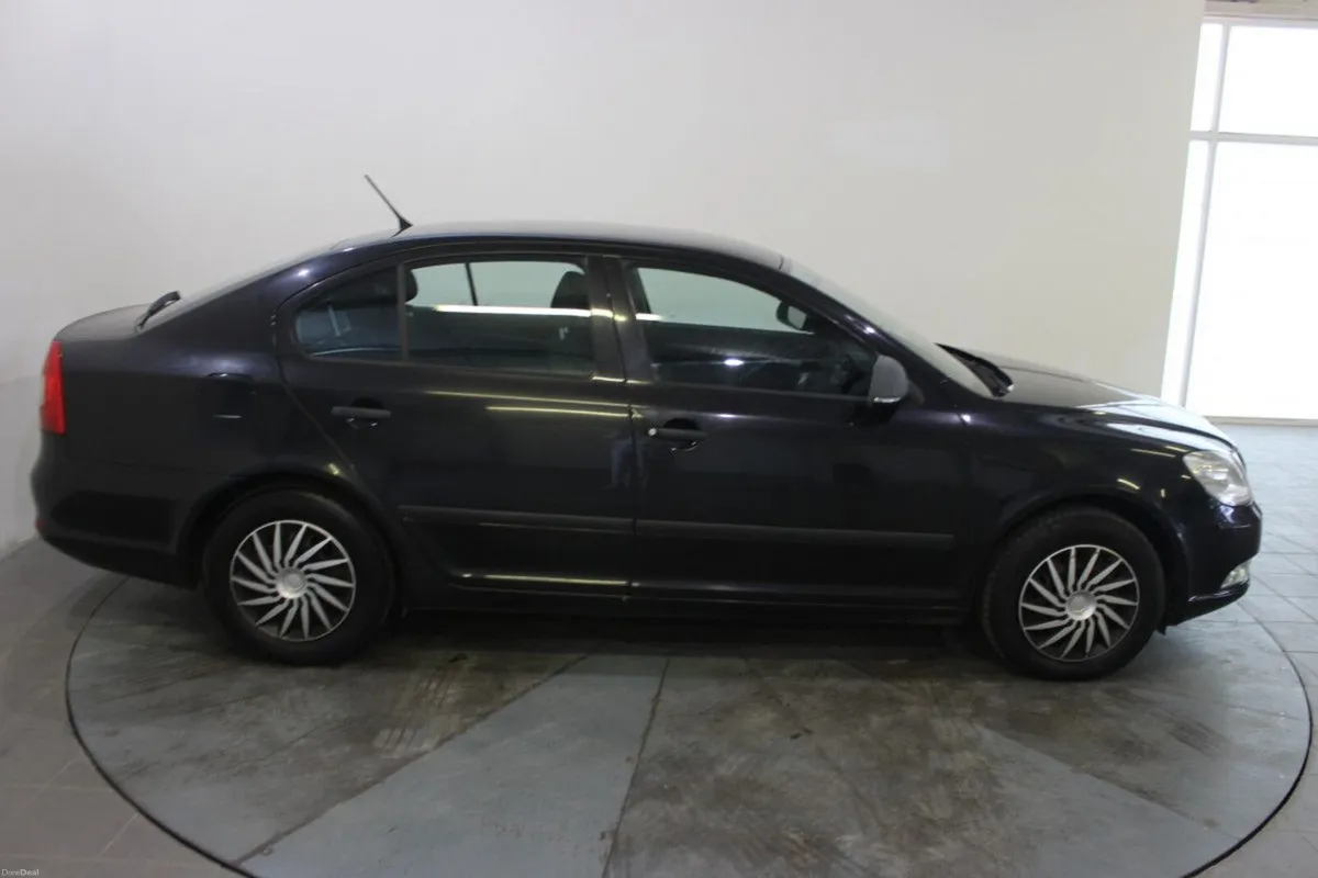 Skoda Octavia 1.6 CR TDI ACTIVE - TENDER 15 - STIC - Image 3
