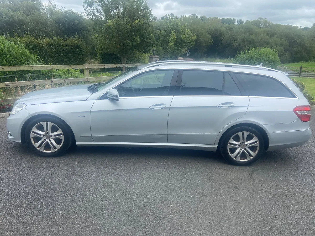 Mercedes-Benz E-Class 2012 2.2 auto - Image 2