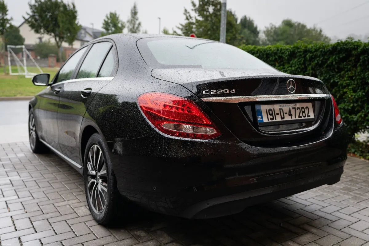 Mercedes-Benz C-Class 2019 - Image 2