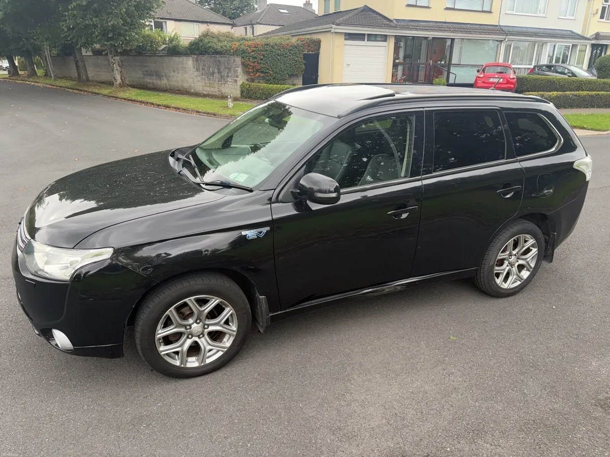 151 Mitsubishi Outlander Phev - Image 6