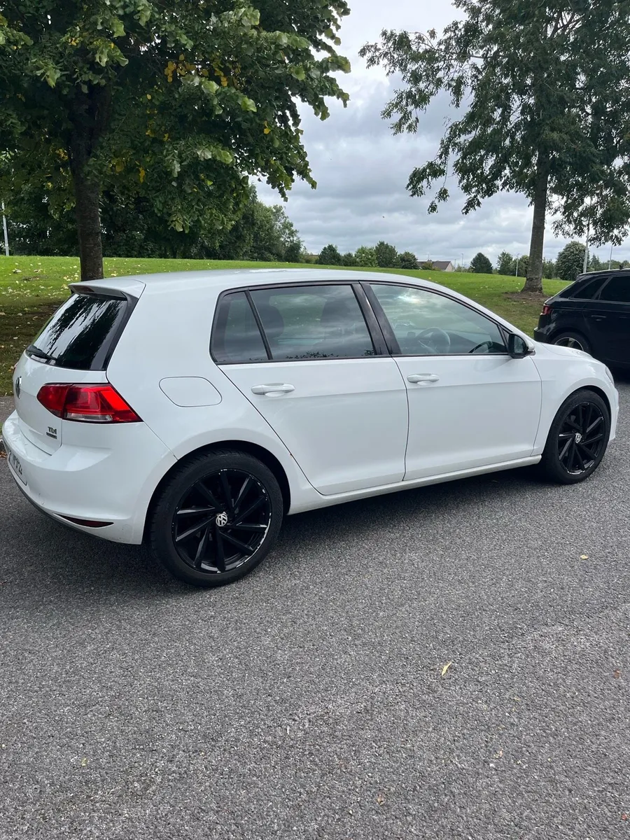 2014 VW White Golf Trendline 1.6L - Image 3