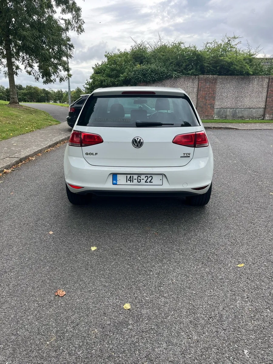 2014 VW White Golf Trendline 1.6L - Image 4