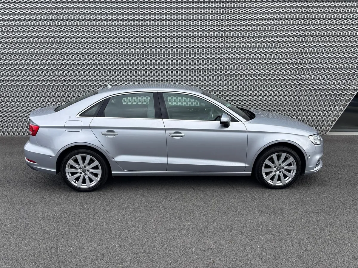 Audi A3 2018 - Image 2