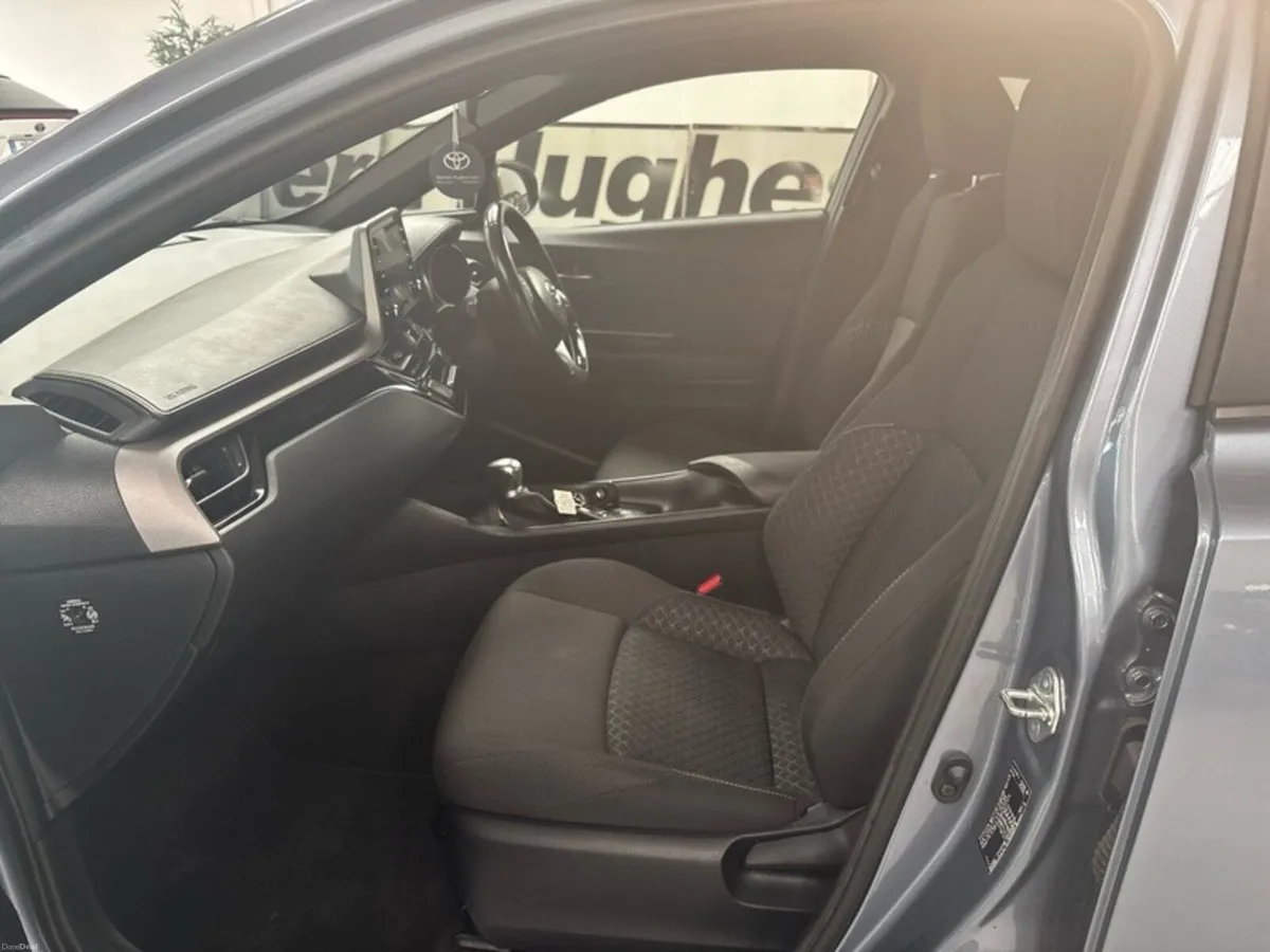 Toyota C-HR 1.8 - Image 6