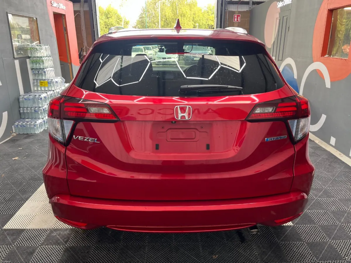 Honda Vezel 2017 HONDA VEZEL HYBRID Z 1.5 AUTOMATI - Image 4