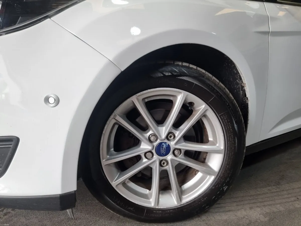 Ford Focus 1.0 TURBO ZETEC ** ANDROID AUTO CAR PLA - Image 4