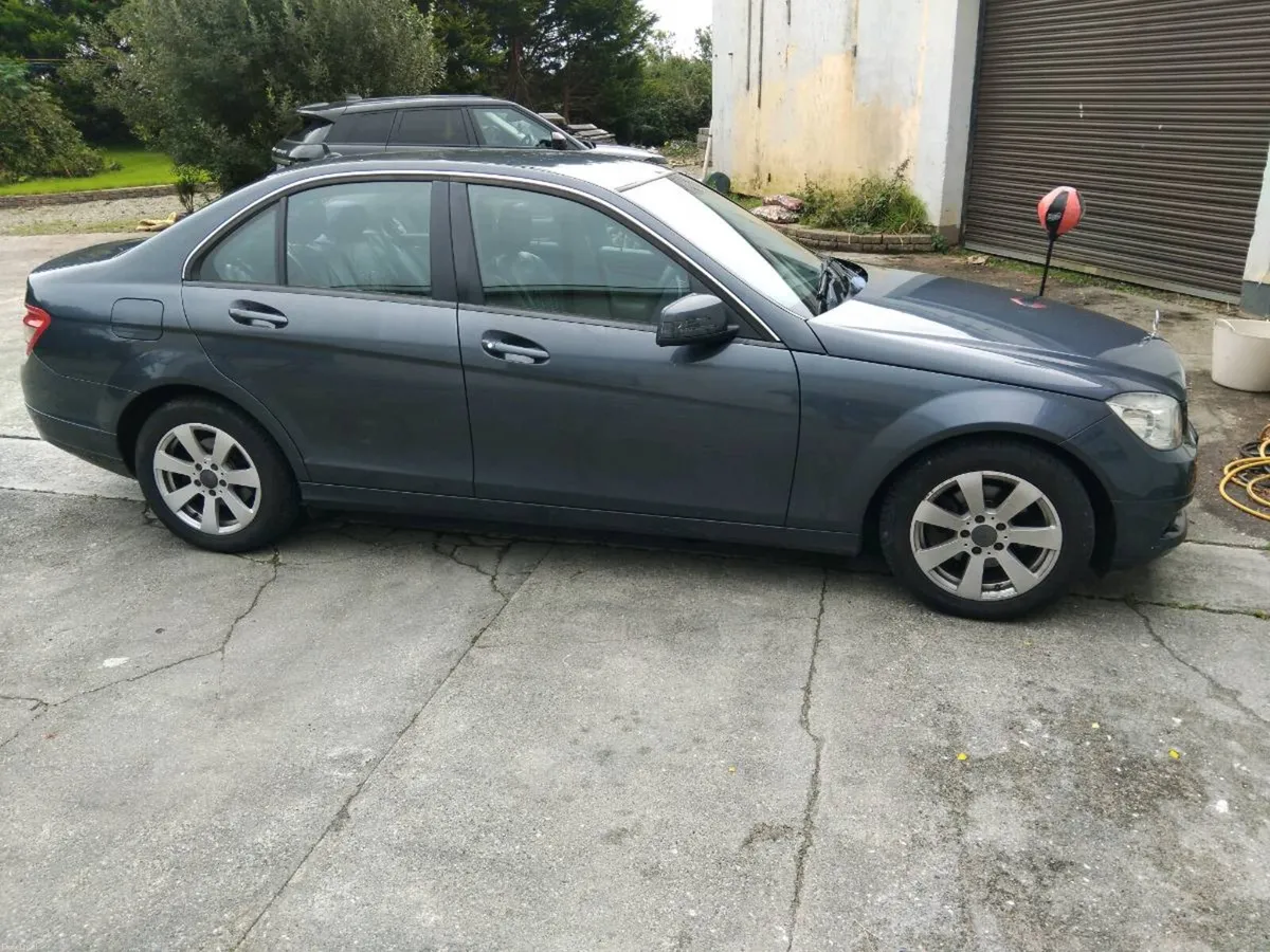 Mercedes - Image 1