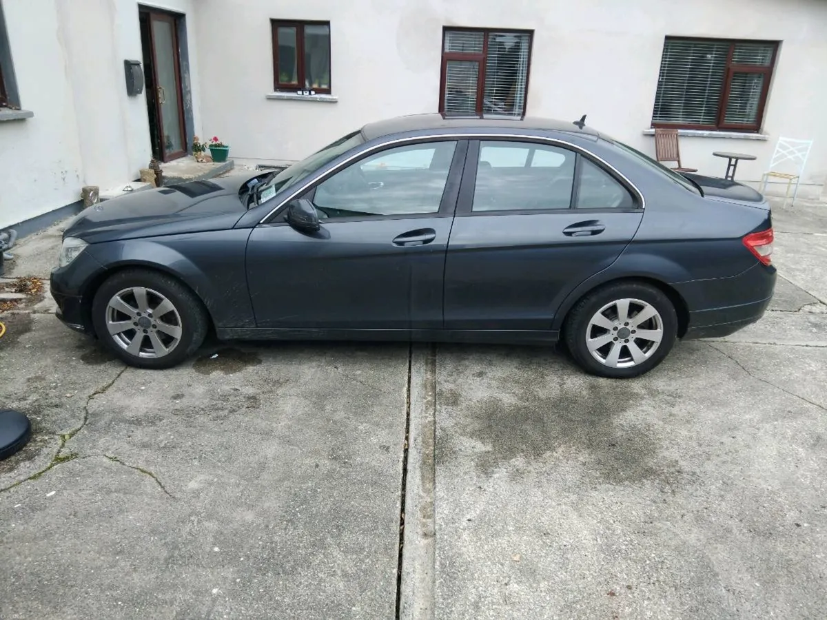 Mercedes - Image 2