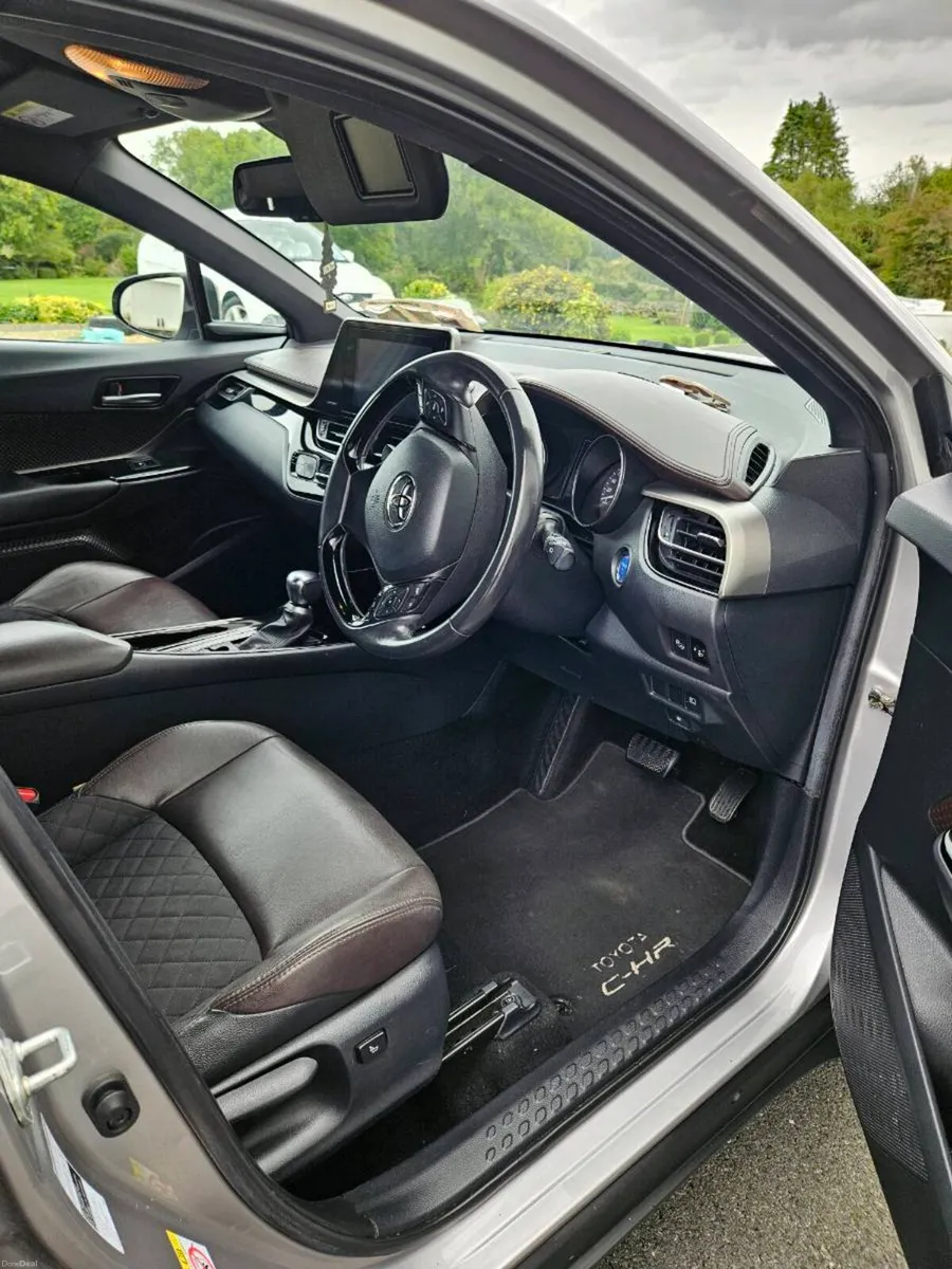 Car - Image 5