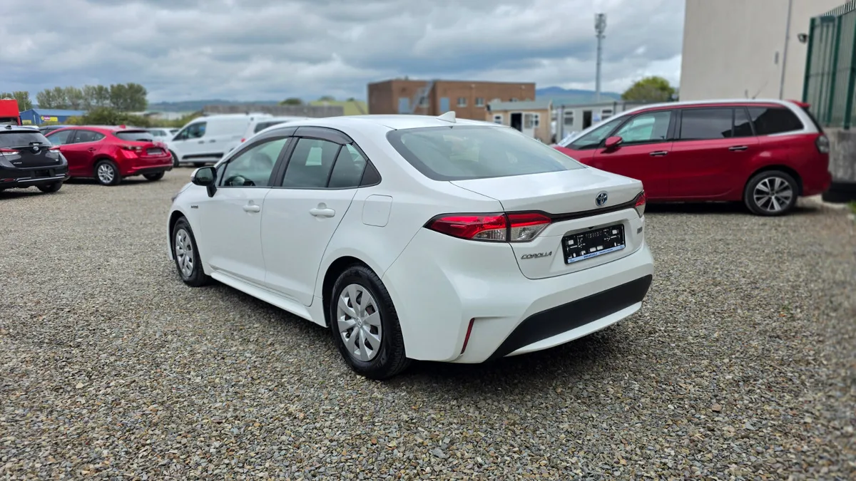 2020 Toyota Corolla Hybrid Saloon - Image 6