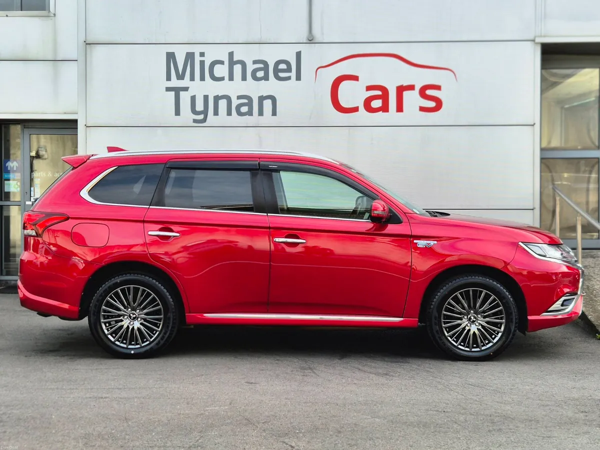 2021 Mitsubishi Outlander 2.4 PHEV G, CarPlay - Image 6