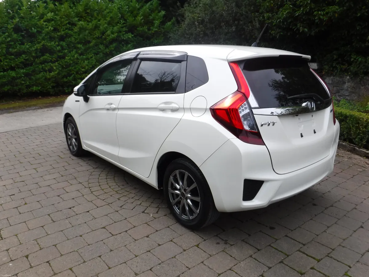 HONDA FIT 1.5 AUTO HYBRID L-SPEC ANDROID+CARPLAY - Image 4