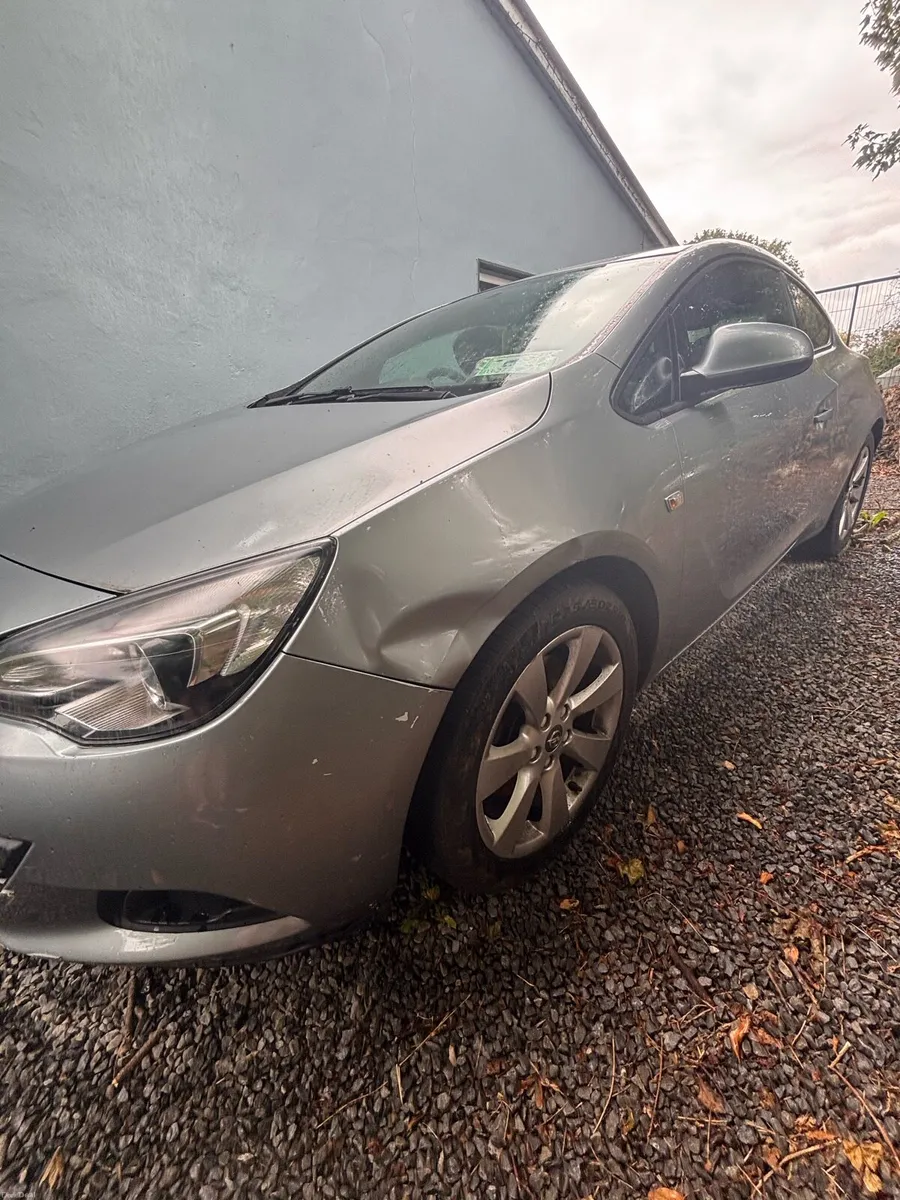 Opel Astra gtc - Image 3