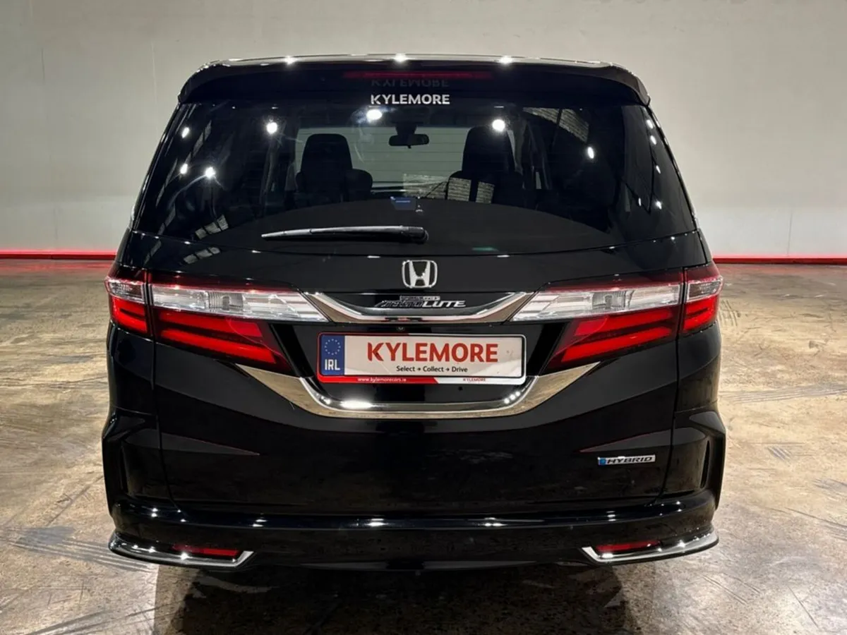 Honda Odyssey 2.0 HYBRID AUTOMATIC ABSOLUTE EDITIO - Image 4