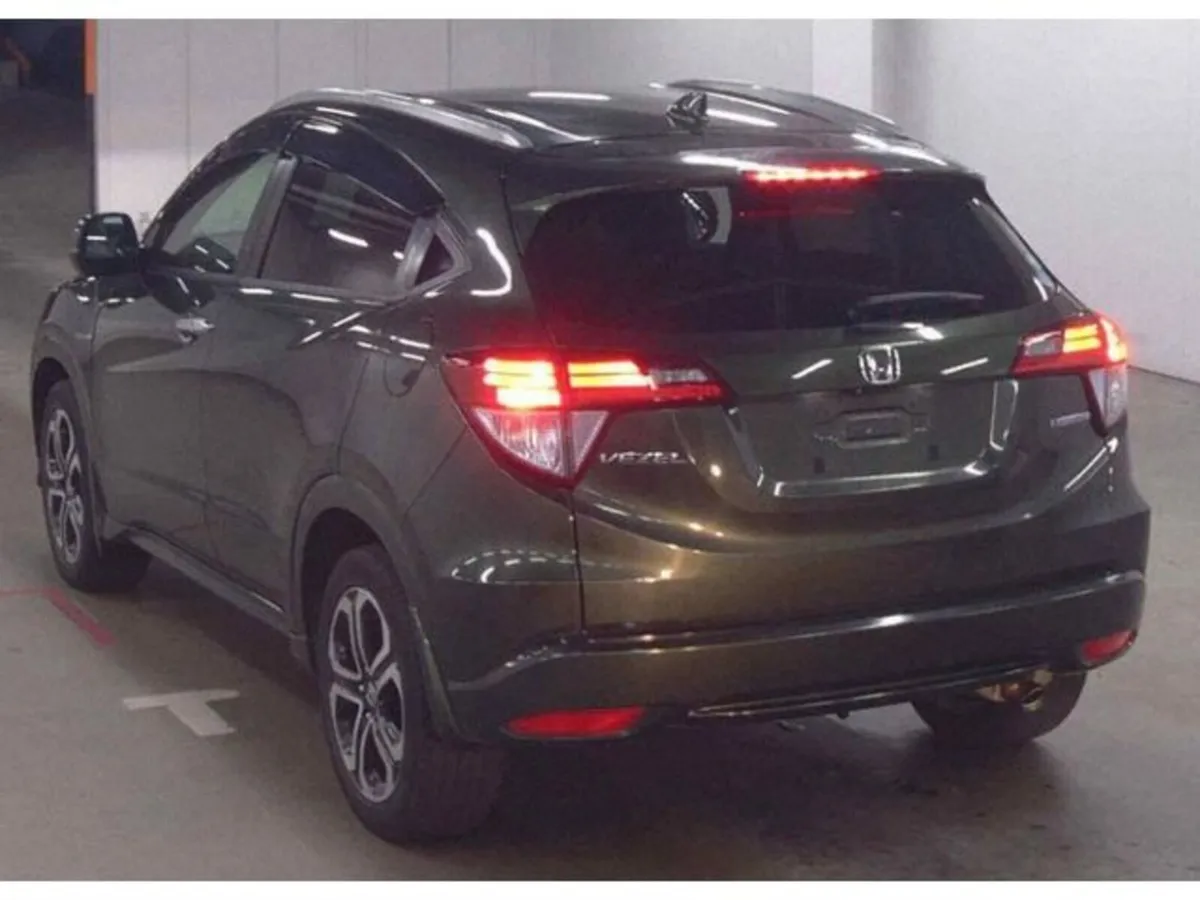 Honda Vezel 1.5 Petrol Hybrid Auto - Image 3