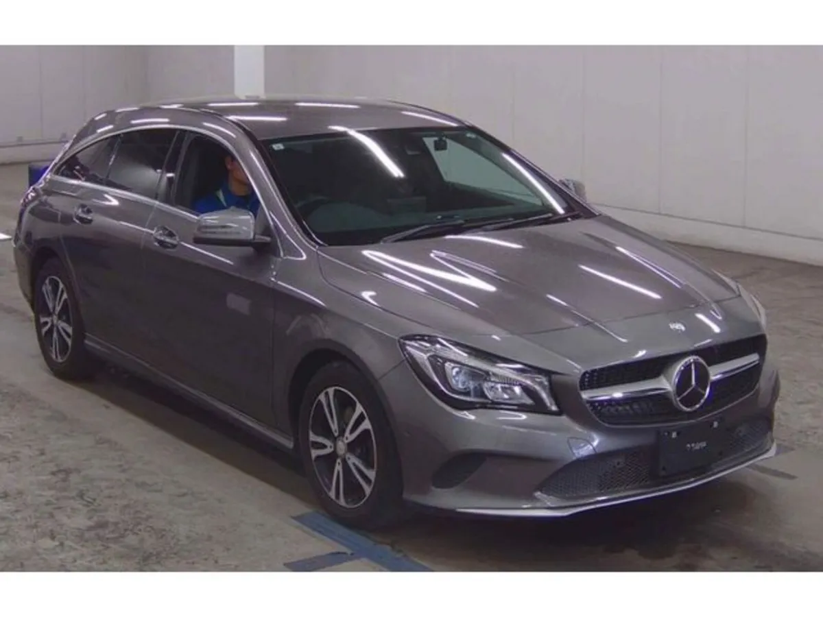 Mercedes-Benz CLA CLA 180 Shooting Brake 1.6 Petro - Image 2