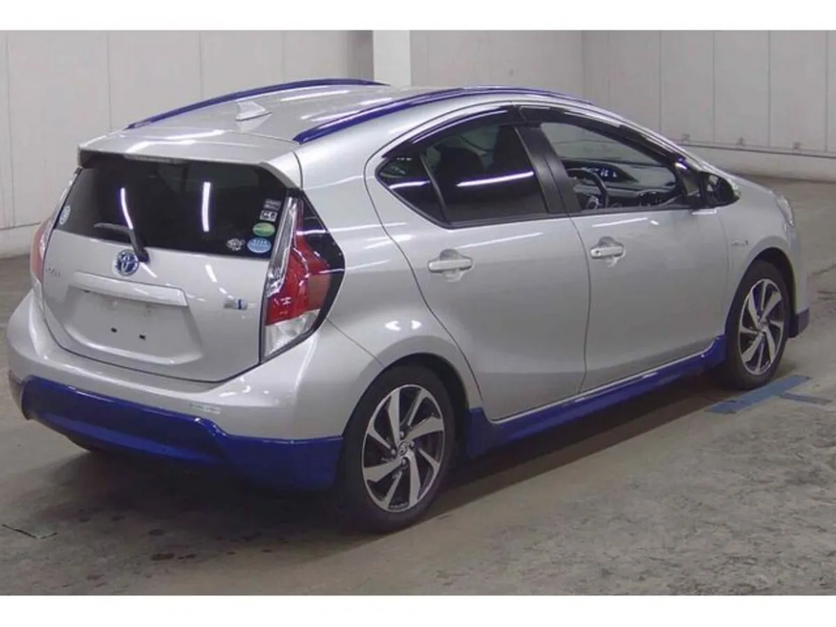 Toyota Aqua 1.5 Petrol Hybrid Auto X-Urban Grade - Image 4