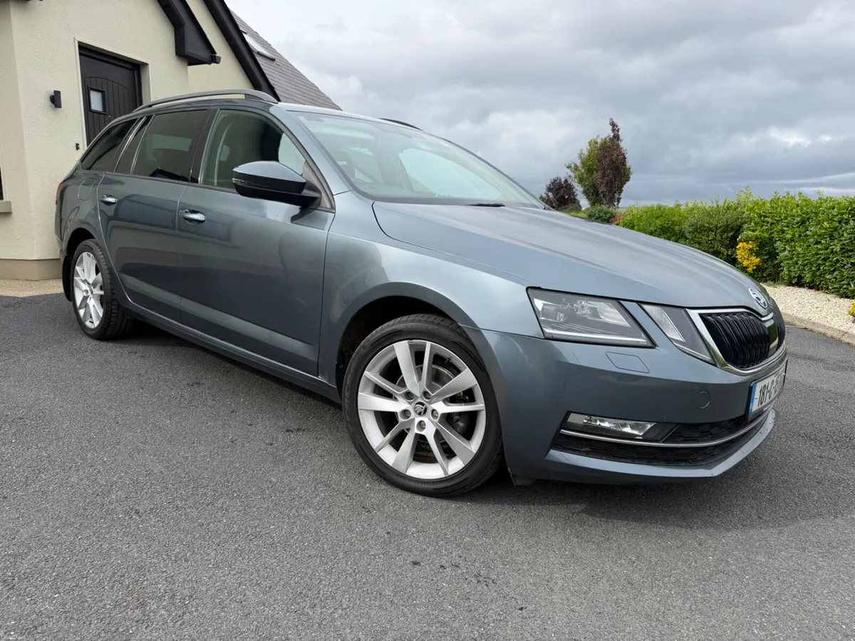 2018(181) Skoda Octavia 1.6 Diesel DSG Combi Style - Image 6