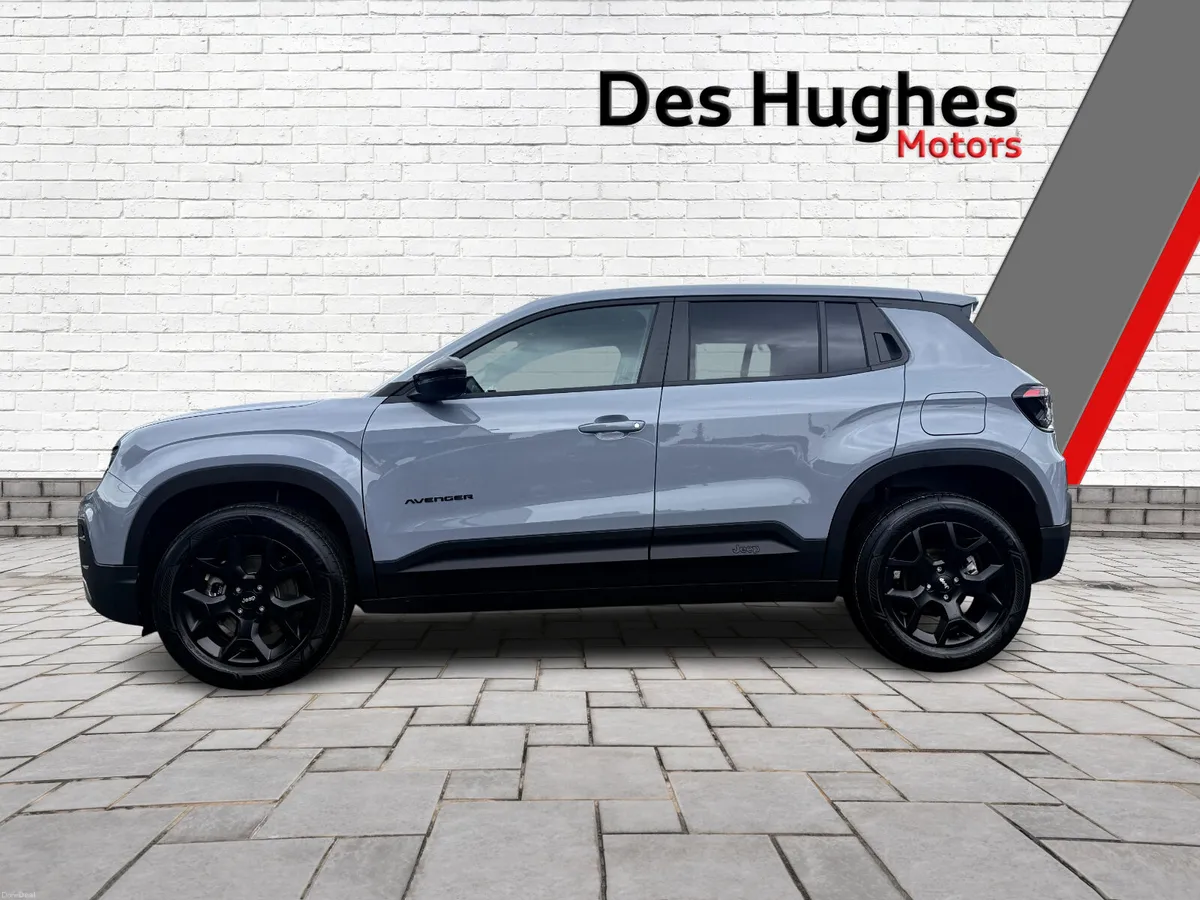 Jeep Avenger Black Edition Hybrid A/T - Image 4