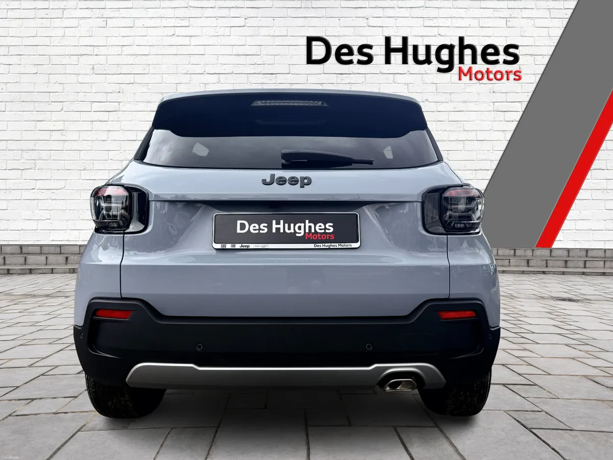Jeep Avenger Black Edition Hybrid A/T - Image 5