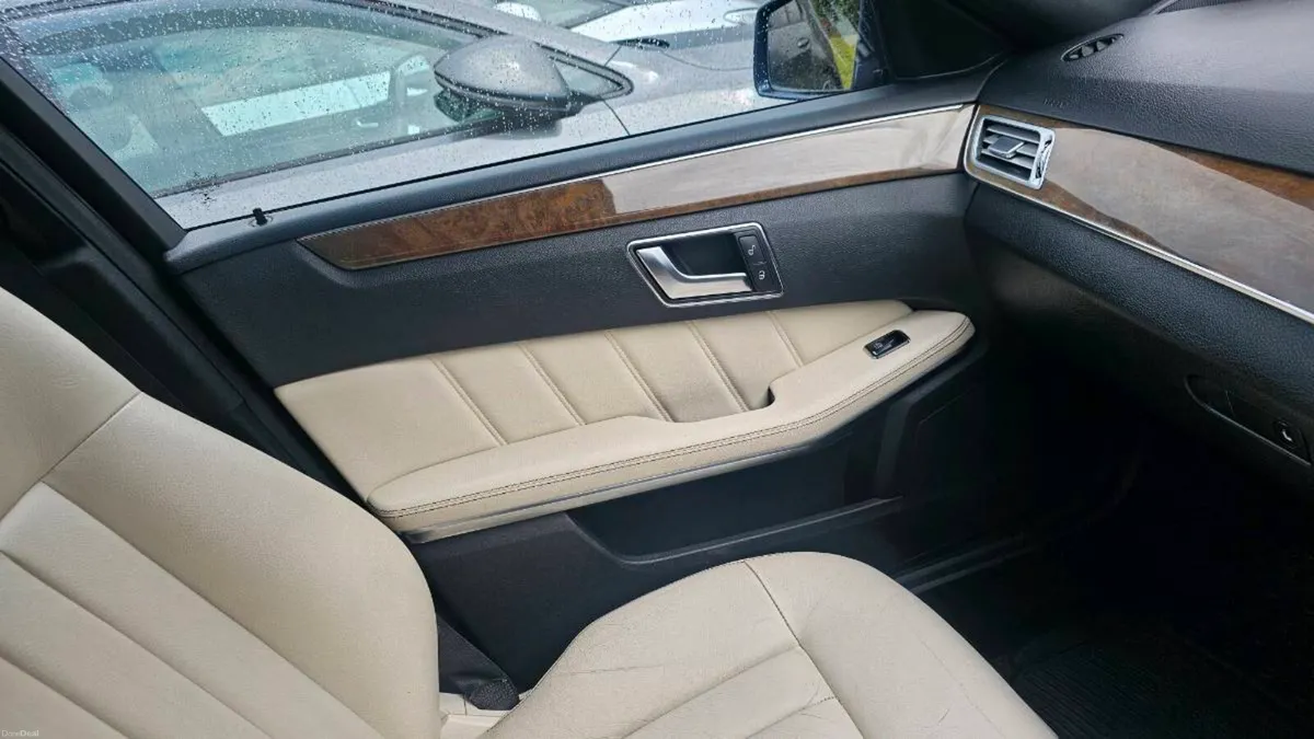 Car - Image 4