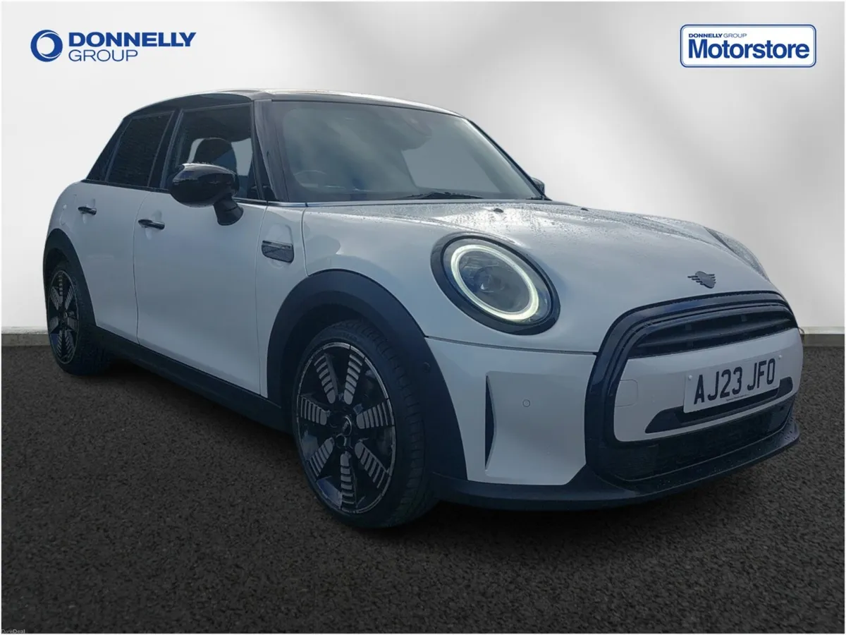 MINI HATCHBACK Cooper Exclusive - Image 1
