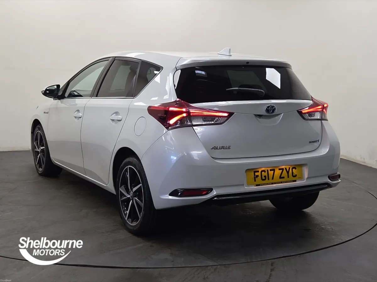 Toyota Auris 1.8 Hybrid Design TSS 5dr CVT - Image 2