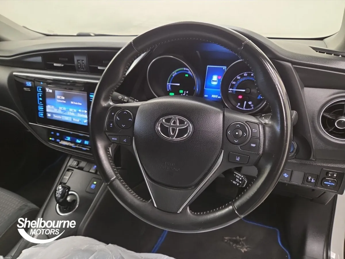 Toyota Auris 1.8 Hybrid Design TSS 5dr CVT - Image 4