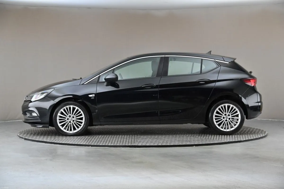 Vauxhall Astra 1.0 5SPD ELITE SAT NAV ECOTEC **FUL - Image 5