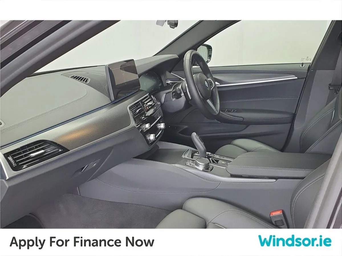 BMW 5-Series 530E M Sport 292BHP *SUN ROOF* - Image 4