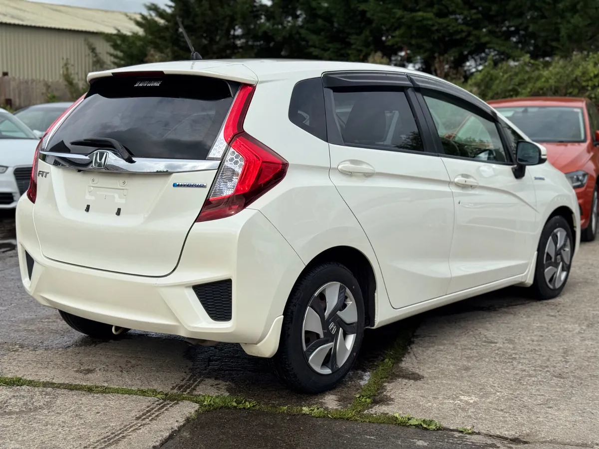 HONDA FIT 1.5L Hybrid Automatic 76000KM ONLY - Image 4