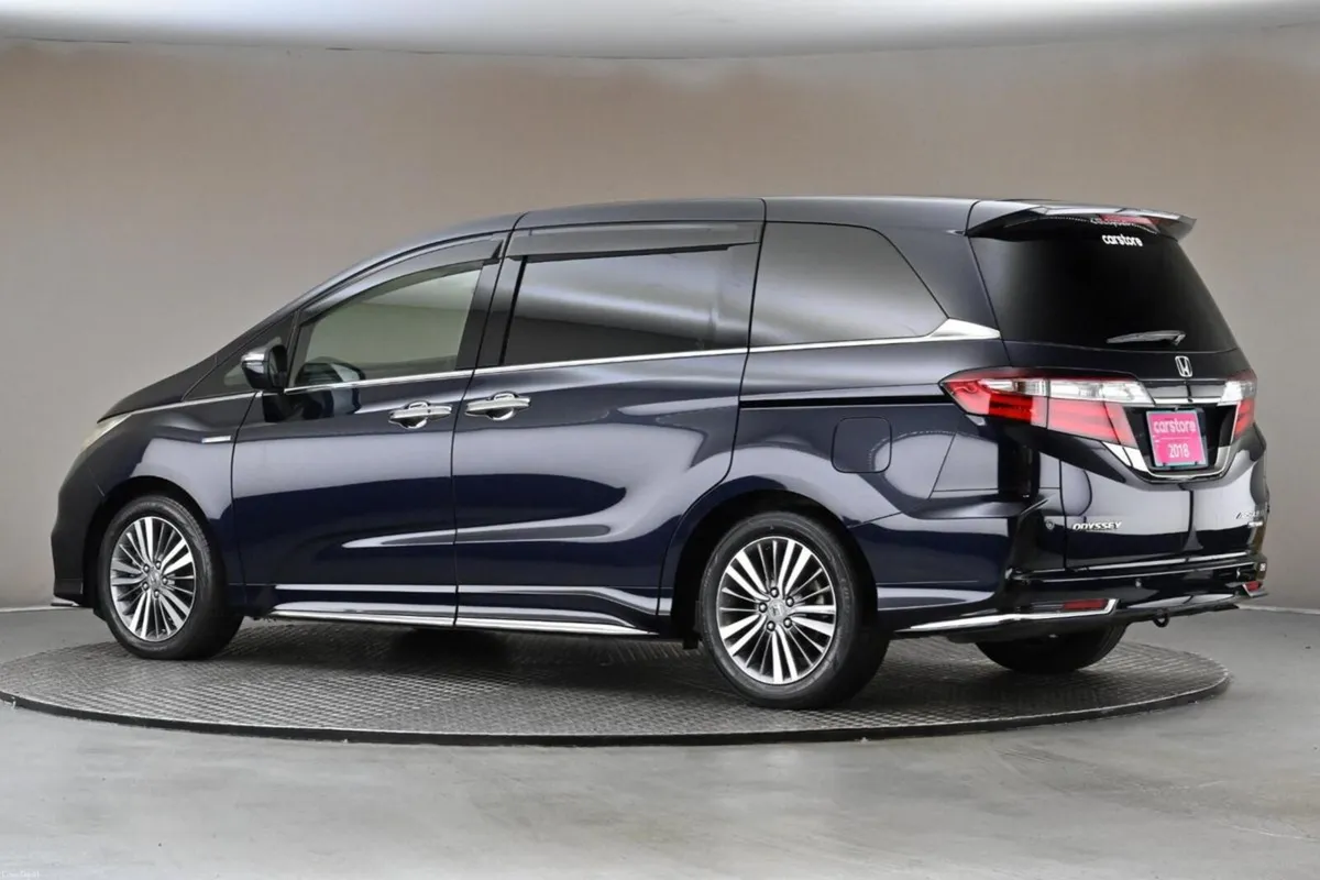 Honda Odyssey 2.0 HYBRID ABSOLUTE **HALF LEATHER** - Image 6
