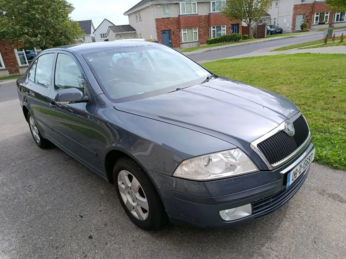 Skoda Octavia Automatic 1.6 Petrol - Image 3