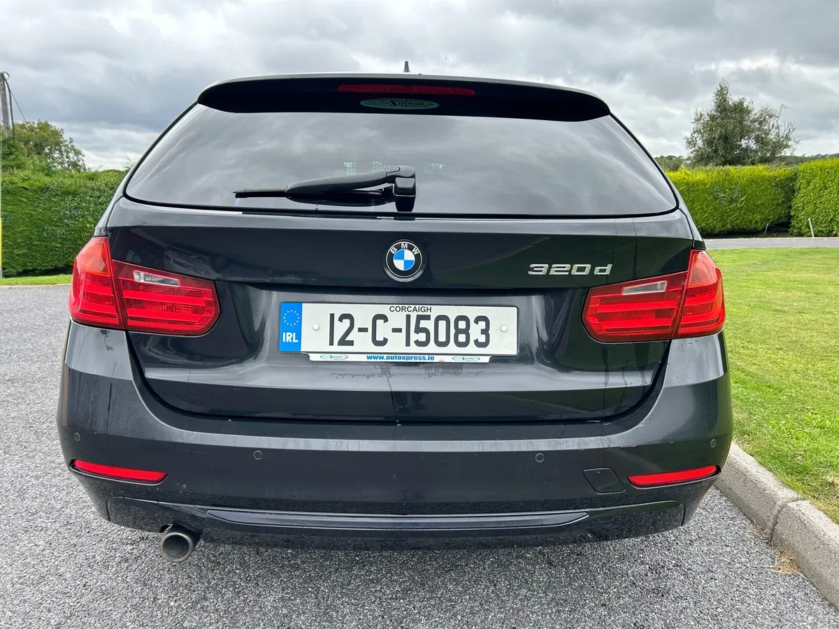 BMW 320D Sport Touring - Image 6