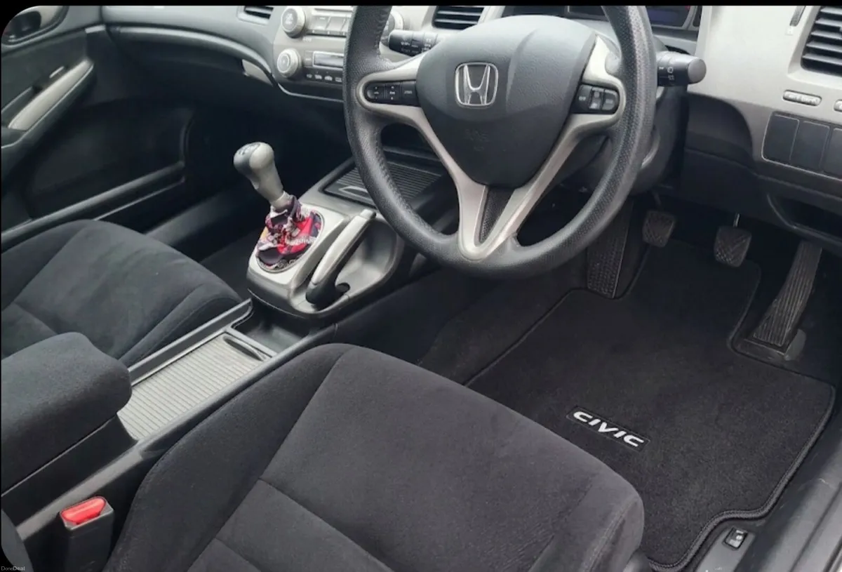 Honda Civic 1.8 i-VTEC — Pure Japanese Reliability - Image 3
