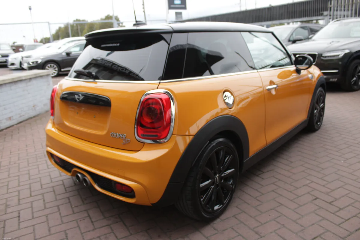 2.0SD COOPER EDITION 3DR HATCHBACK AUTO // AS NEW - Image 4