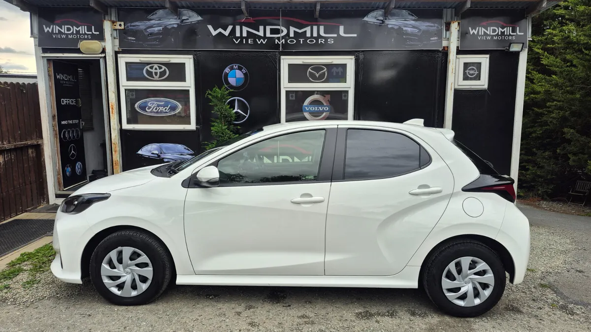 Toyota Yaris 1.5 Hybrid Automatic 2022 - Image 5