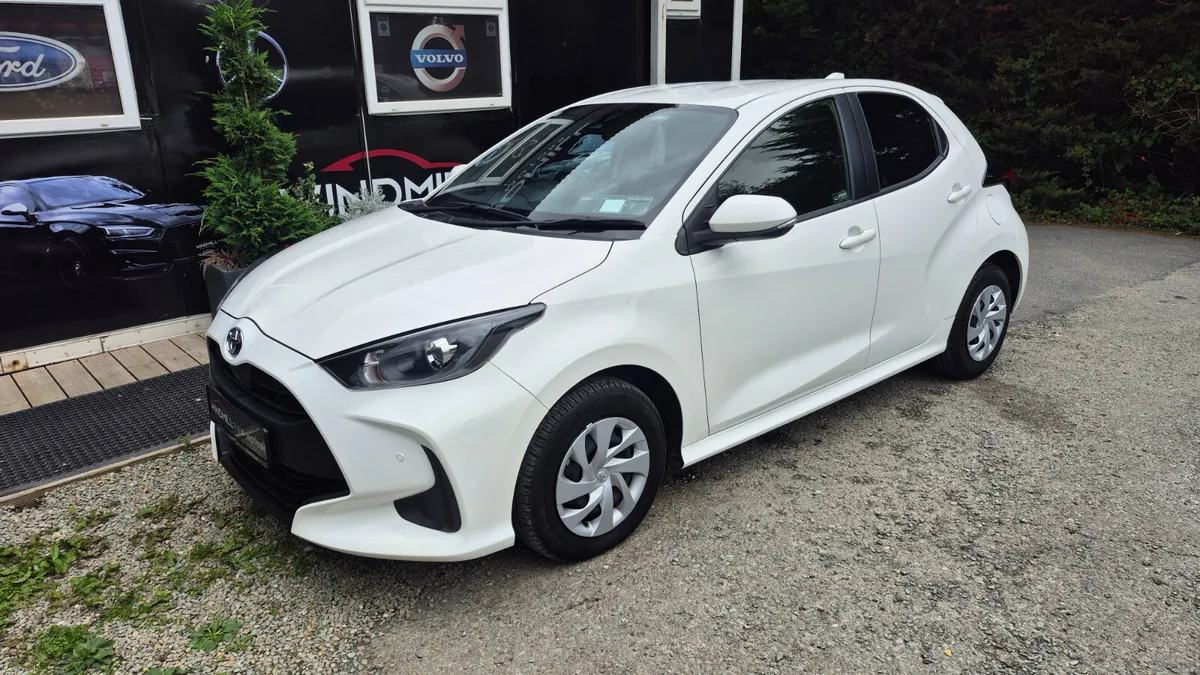 Toyota Yaris 1.5 Hybrid Automatic 2022 - Image 4