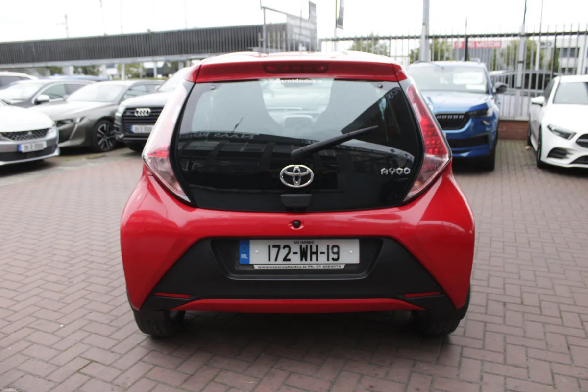 1.0 X-PLAY 5DR HATCHBACK // HUGE SPEC // 105,000KM - Image 5