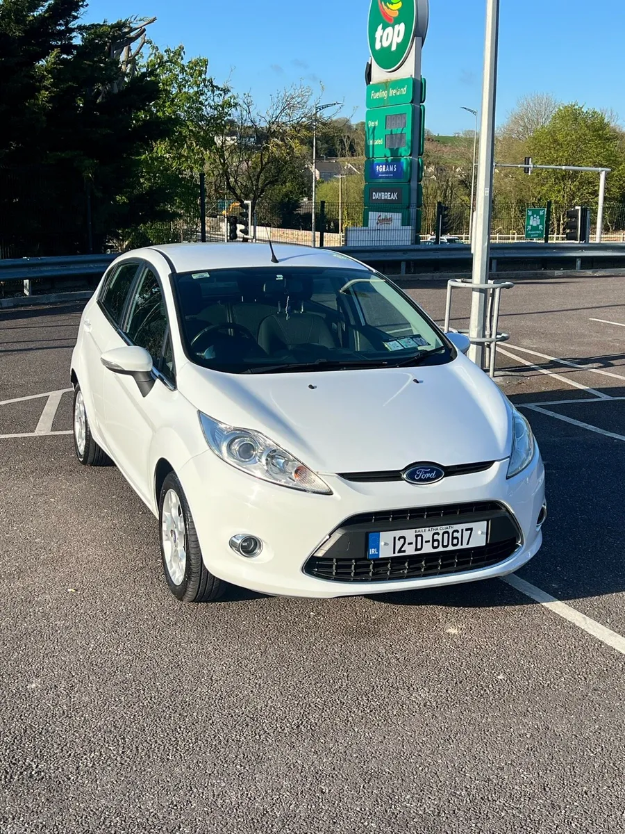 Ford Fiesta Titanium 2012 - Image 2
